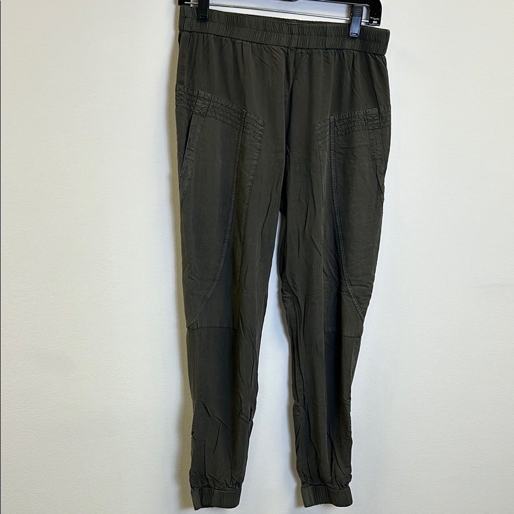 Willow & Clay Women’s Small Green Cargo Joggers